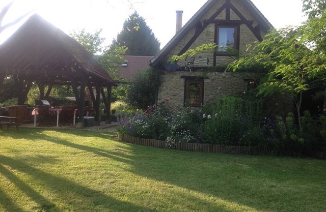 Charming Individual cottage" La Petite Grange" for maximum 4 people