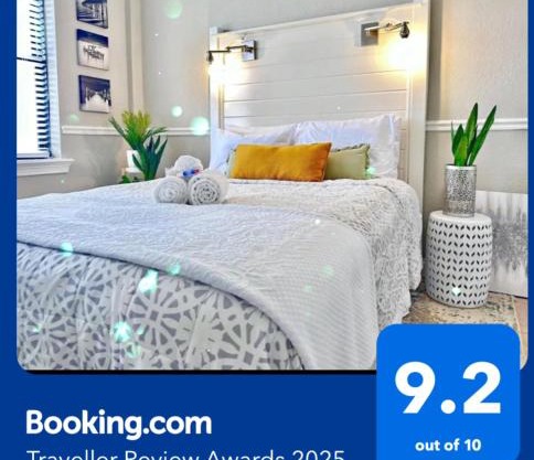 Charming Jax Apt for 4 with free parking