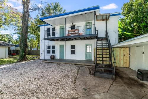 Charming Lafayette Apartment - 3 Bedrooms Free Parking