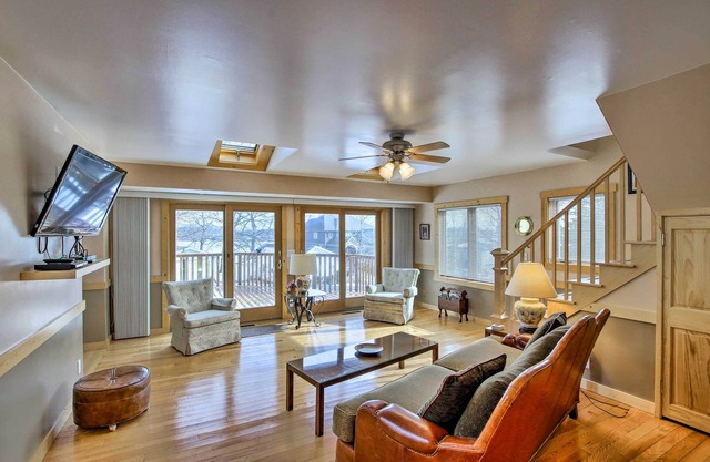 Charming Lake Ripley Cottage w/Water View!