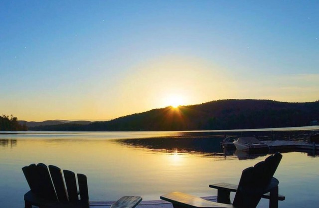 Charming Lakeside abode on Golden Pond