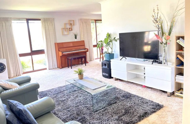 Charming large 3 bed-home with free parking