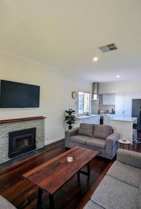 Charming Large Home: Modern Comfort and Convenience