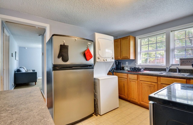 Charming Lexington Home - 2 Mi to Downtown!