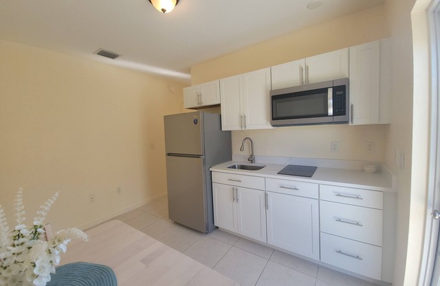 Charming Little River Duplex 1BR/1BA with Patio & Parking 15min to Beach