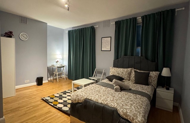 Charming London Apartment Near Notting Hill