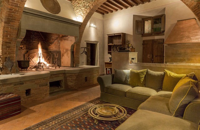 Charming & Luxury Historic Guest House in the Center of Arezzo (Tuscany)