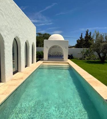 Charming Luxury Villa Poolside Paradise in Nature