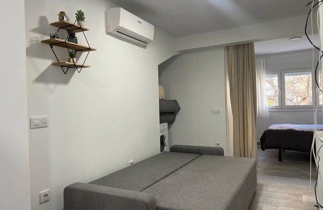 Charming Madrid Apartment: Explore the Heart of the City from Your Cozy Retreat!