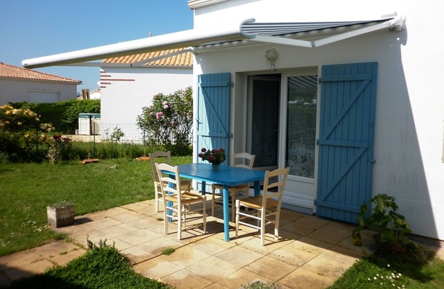 Charming Maisonette with Pool, Near the Beach - Ideal for Families