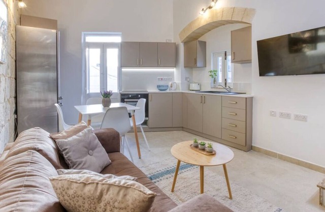 Charming + Modern 1BR House in Historic Zebbug