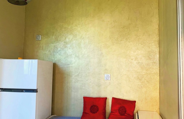 Charming Modern Apartment with Garden View - Les Vallées District, Near Paris
