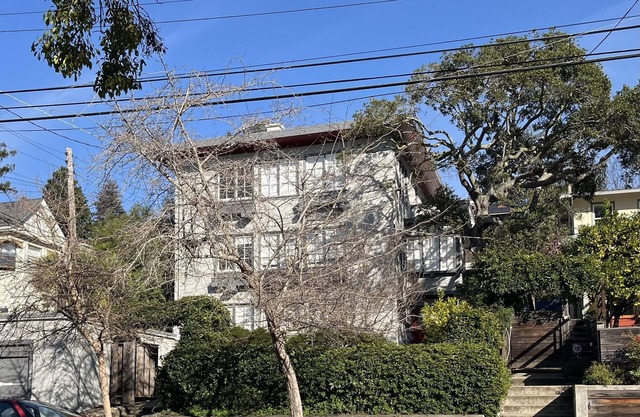 Charming North Berkeley Flat with Garden