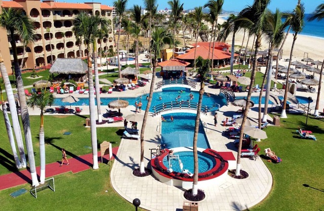 * Charming Oceanfront Coral Baja Condo *