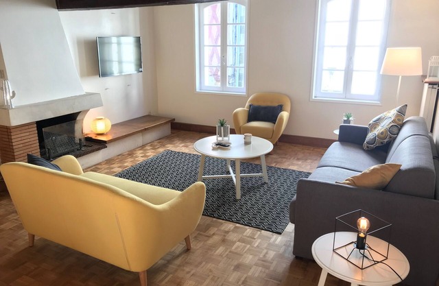 Charming old Chinon apartment 80 m2 Redone