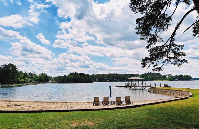 Charming Original Lake Norman Cabin in Great Location - Come relax and enjoy!
