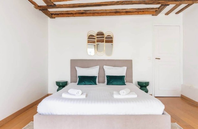Charming Parisian apartment 1BR A/C