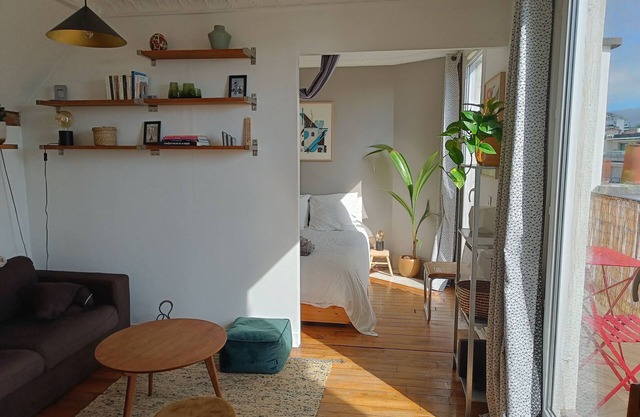 Charming Pere-Lachaise Appartment