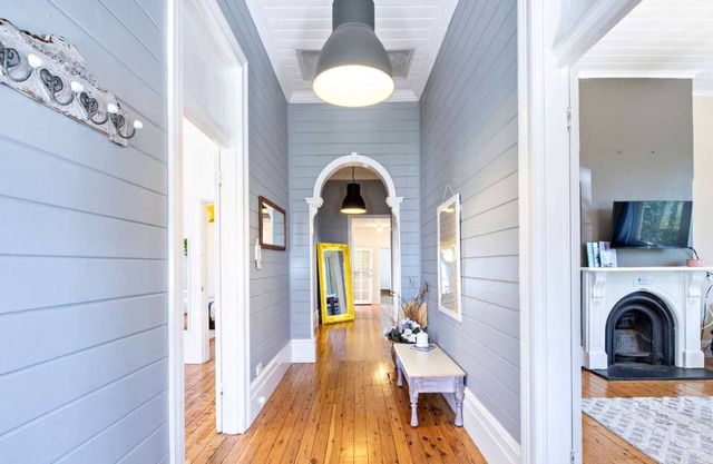 Charming Period Home - Close to CBD, Pets Allowed