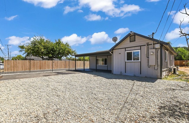 Charming pet-friendly 2-bedroom house with WiFi, AC in beautiful Olivehurst