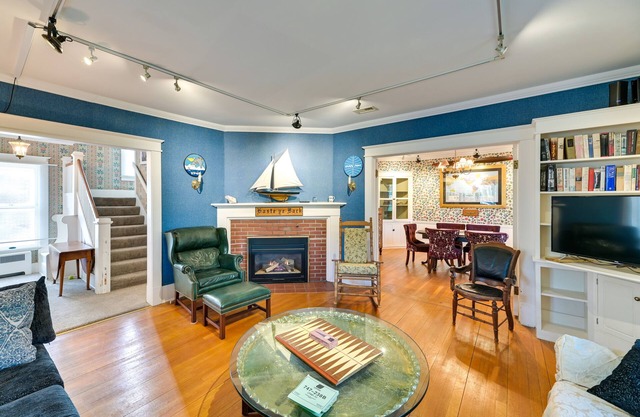 Charming Pet-Friendly Vacation Rental w/Backyard!