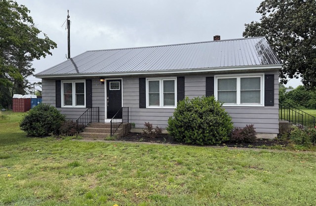 Charming, Pet Friendly 2 bedroom Cottage in Millsboro - close to golf and beach