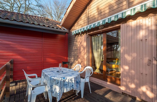 Charming Pine Chalet - 4 Guests - Near Sanguinet Lake - Cleaning Included