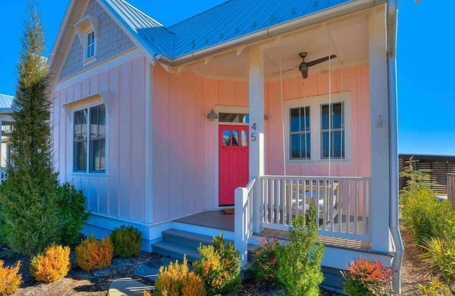 Charming Pink House! Steps to Boardwalk Pool!