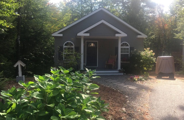 Charming Point Sebago Resort Home - Booking for 2025 & 2026!