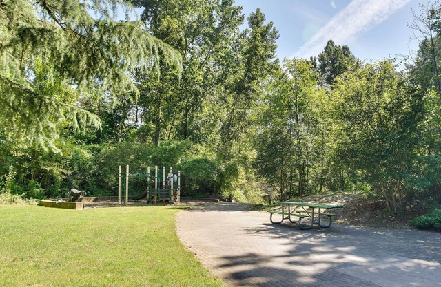 Charming Portland Home, Walk to Light Rail!