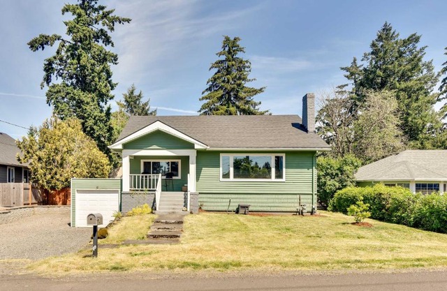 Charming Portland Home, Walk to Light Rail!