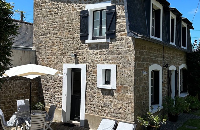 Charming renovated house;residential area, close to beaches