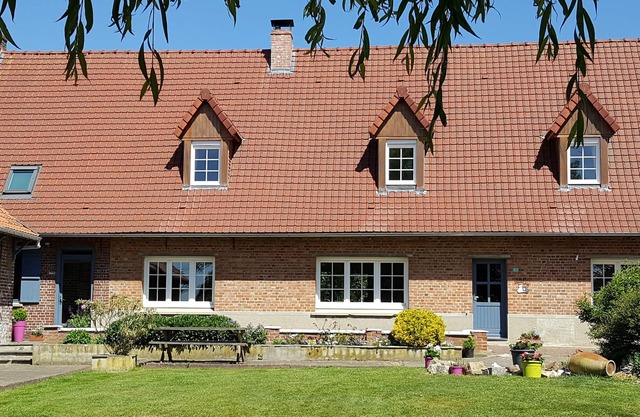 Charming rural house in calm and green environment