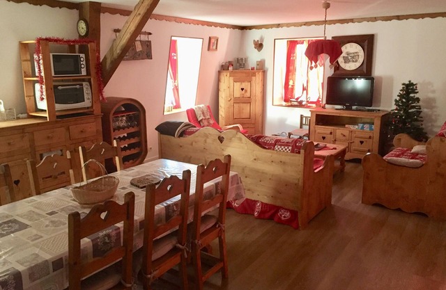 Charming Savoyard apartment in the village center