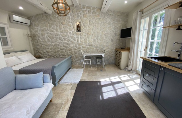 Charming self-contained studio near Valbonne