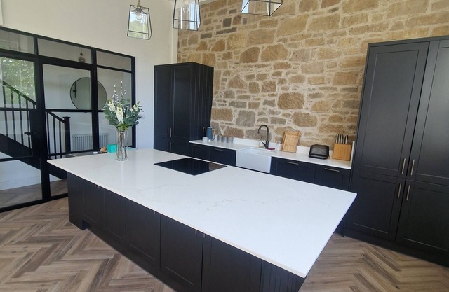 Charming & Spacious 3-Bedroom Retreat in Edinburgh | Fast WiFi & Cozy Comforts