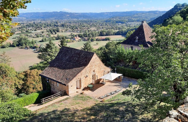 Charming stay at LA MAISON DES MOINES in Castelnau near Padirac, Rocamadour