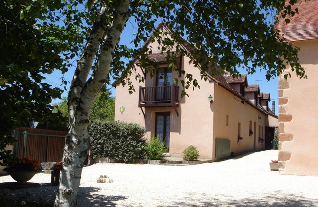 Charming Stone Cottage in Brenne Park with Private Pond, Fireplace & Free Wi-Fi