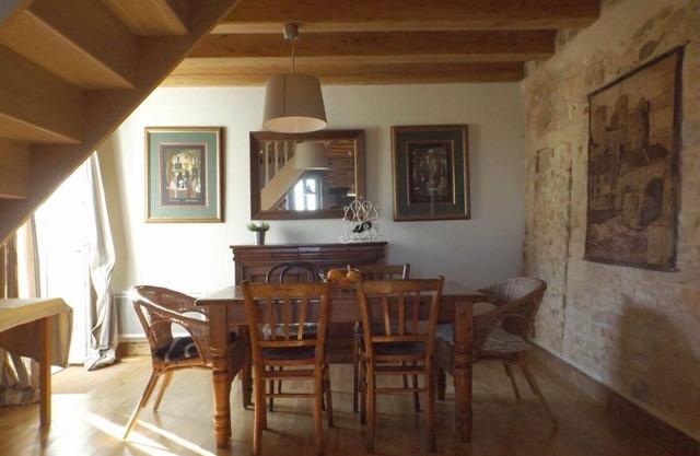 Charming stone cottage in heart of medieval town but close to countryside