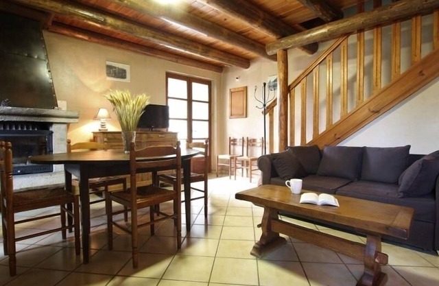 Charming Stone House with Terrace, Enclosed Garden, Near Medieval City