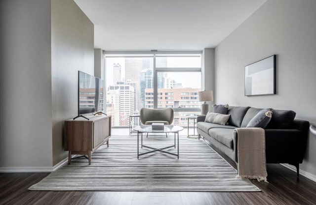 Charming Streeterville 1BR w/Pool & Gym, nr Riverwalk, by Blueground