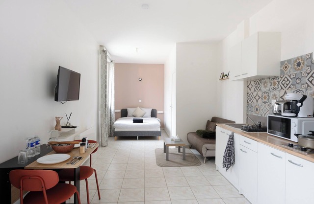 Charming studio near CDG and exhibition center