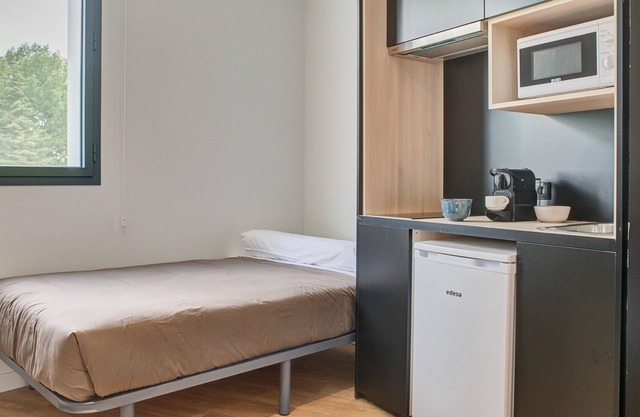 Charming Studio with High-Speed Wi-Fi in Pamplona