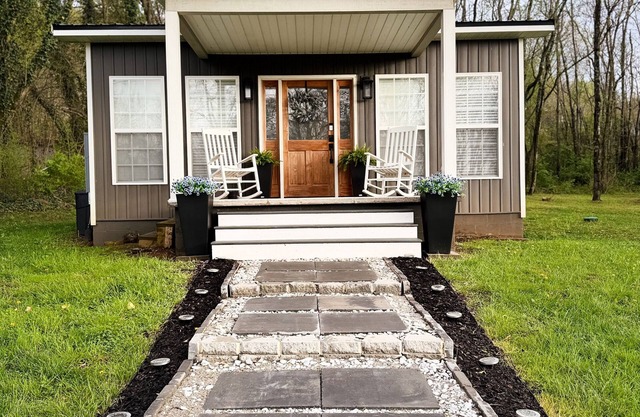 Charming Tiny Home in Sweetwater