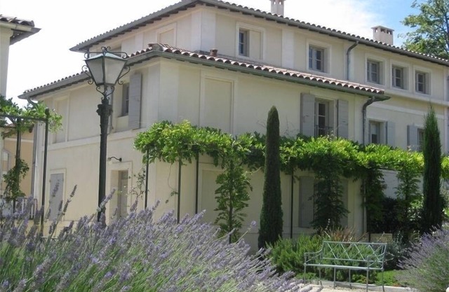 Charming townhouse in the heart of St Remy De Provence