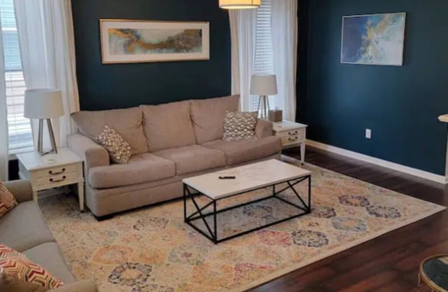 Charming Townhouse Near Downtown Iowa City