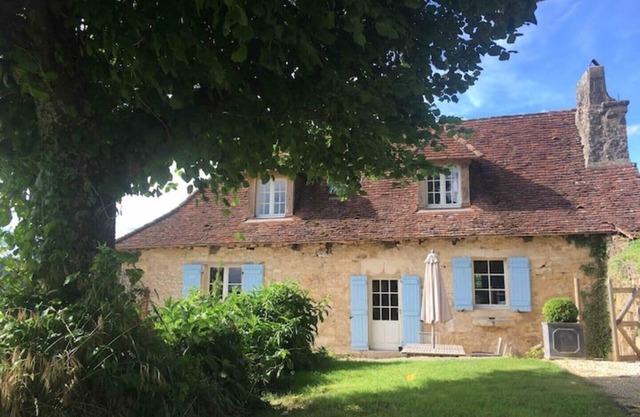 Charming traditional house, shared luxury pool