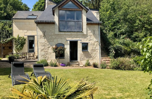 Charming tufa house with garden and views over the village