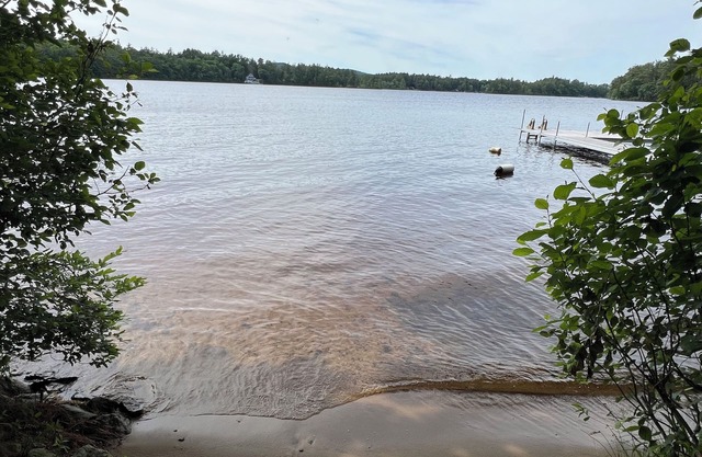 Charming two bedroom lake cottage