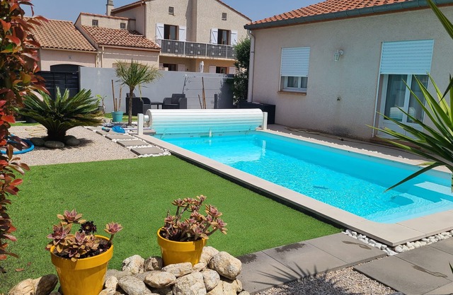Charming VILLA with private pool, between sea and mountains